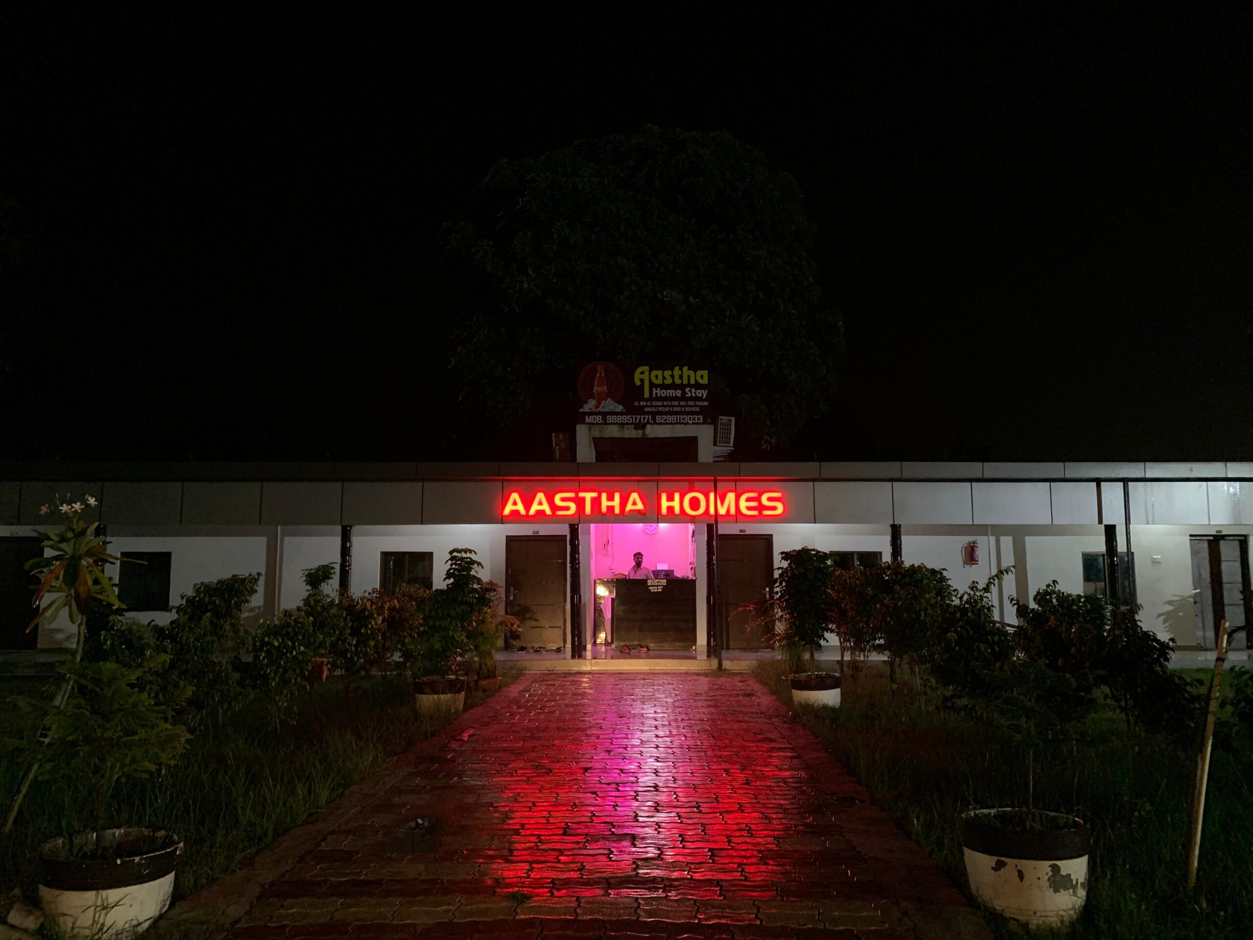 aastha home stay ayodhya site room night view